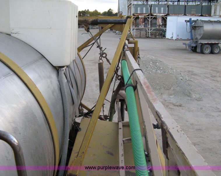 image for item 8059 1984 Ag-Chem 1664 self-propelled sprayer