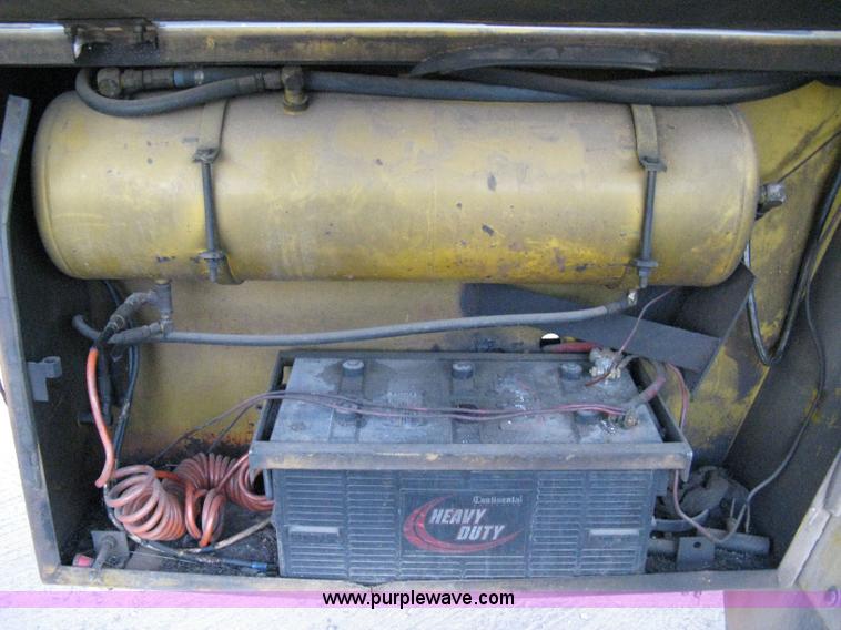 image for item 8059 1984 Ag-Chem 1664 self-propelled sprayer