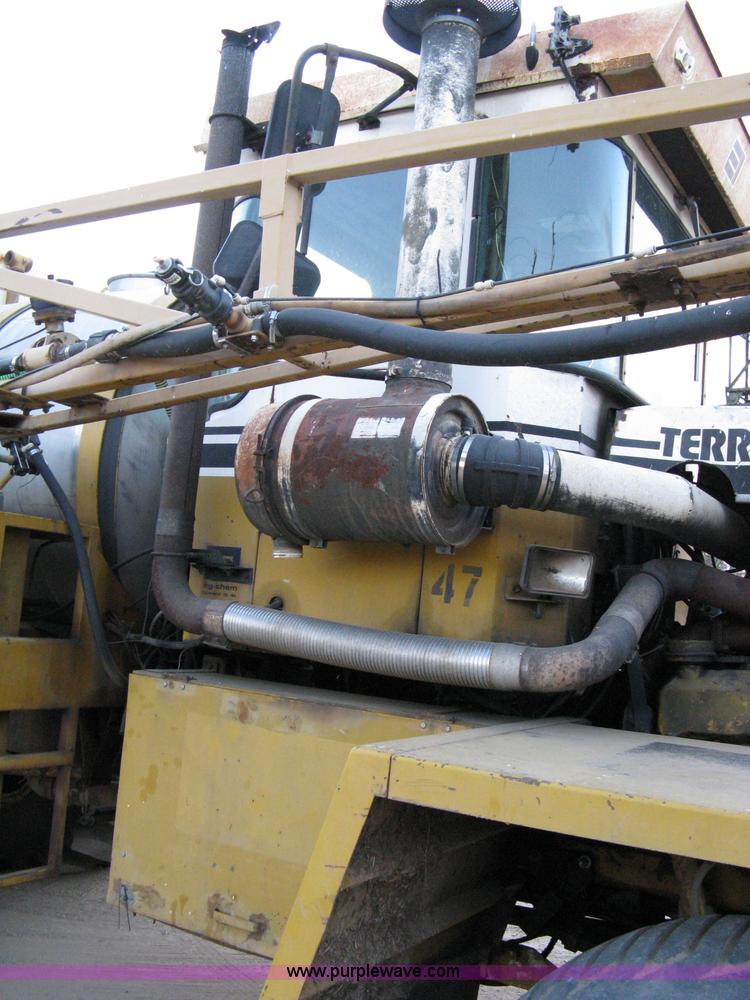 image for item 8059 1984 Ag-Chem 1664 self-propelled sprayer