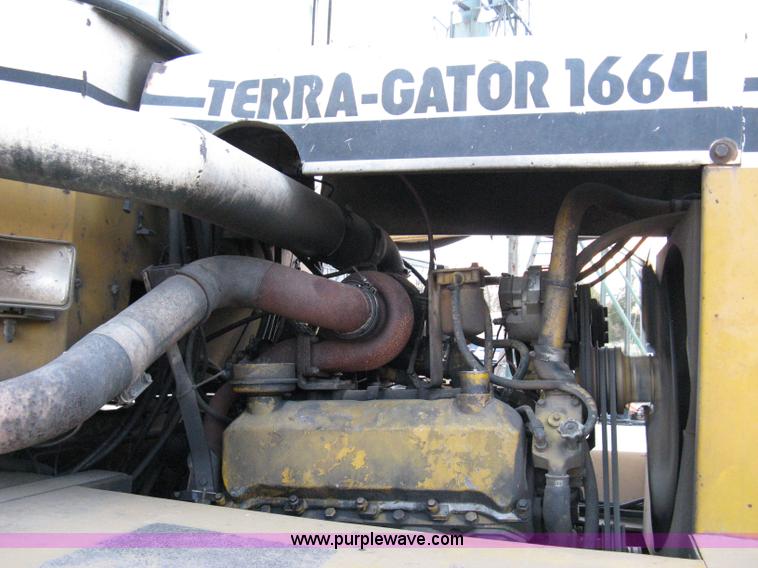 image for item 8059 1984 Ag-Chem 1664 self-propelled sprayer