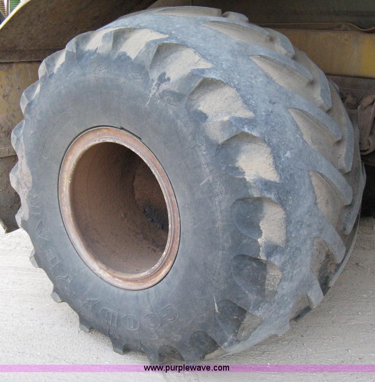 image for item 8059 1984 Ag-Chem 1664 self-propelled sprayer