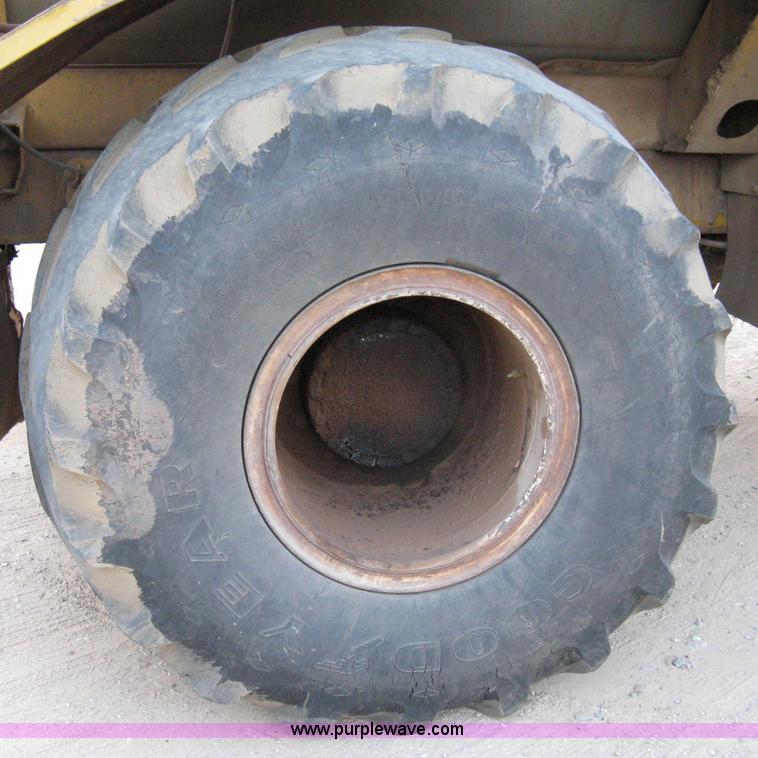 image for item 8059 1984 Ag-Chem 1664 self-propelled sprayer