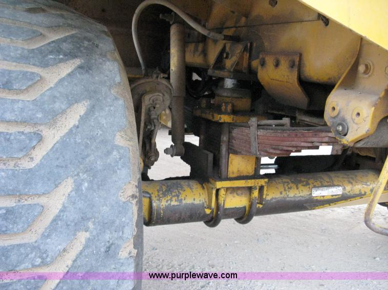 image for item 8059 1984 Ag-Chem 1664 self-propelled sprayer