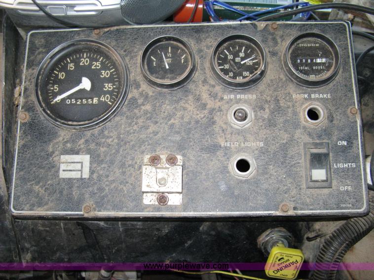 image for item 8059 1984 Ag-Chem 1664 self-propelled sprayer