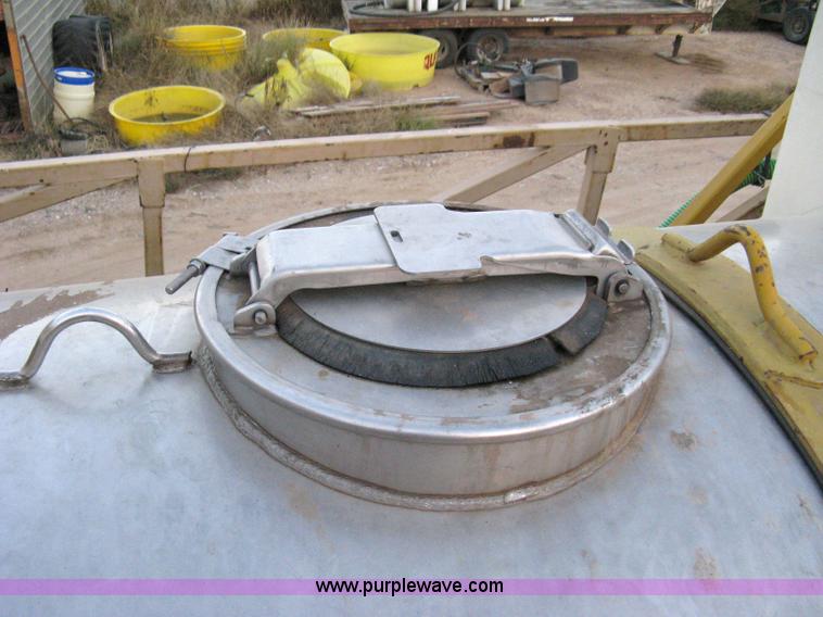 image for item 8059 1984 Ag-Chem 1664 self-propelled sprayer