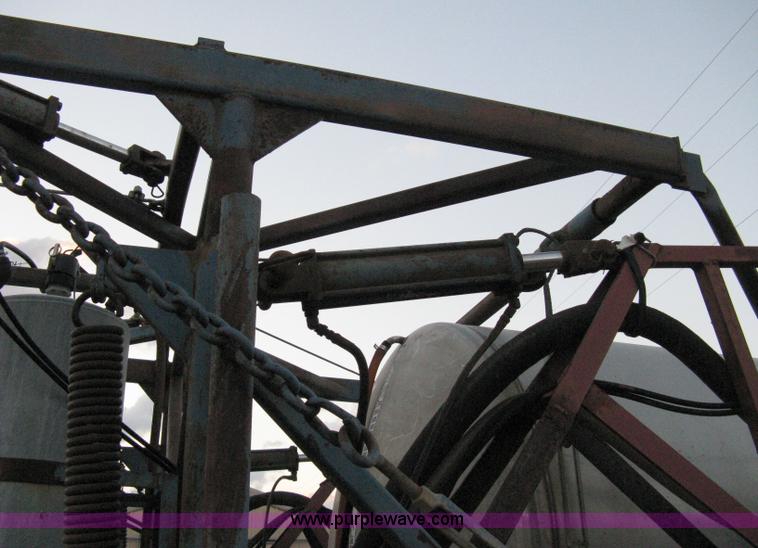 image for item 8060 1990 Ford LN8000 truck with sprayer