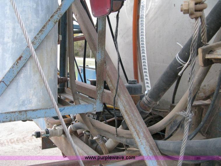 image for item 8060 1990 Ford LN8000 truck with sprayer