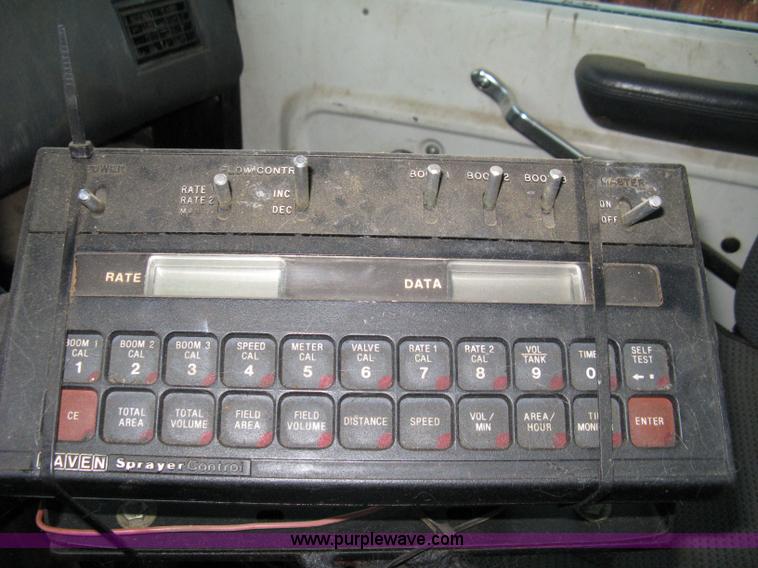 image for item 8060 1990 Ford LN8000 truck with sprayer