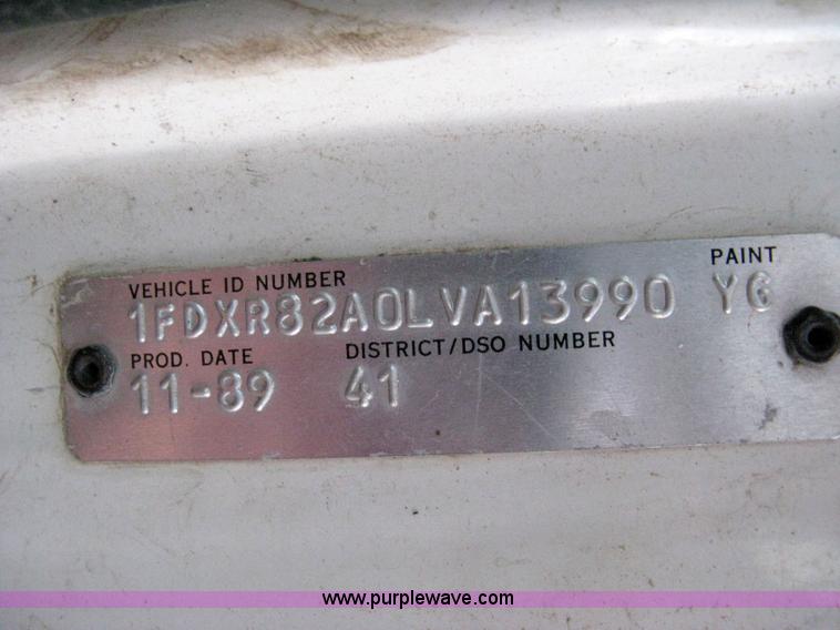 image for item 8060 1990 Ford LN8000 truck with sprayer