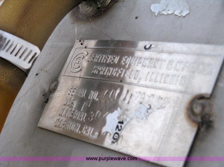 image for item 8060 1990 Ford LN8000 truck with sprayer