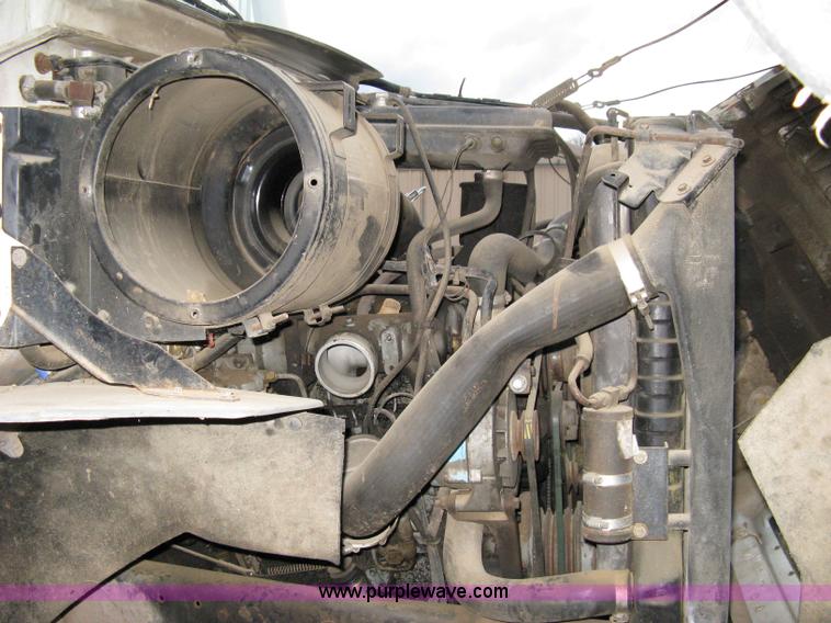 image for item 8060 1990 Ford LN8000 truck with sprayer