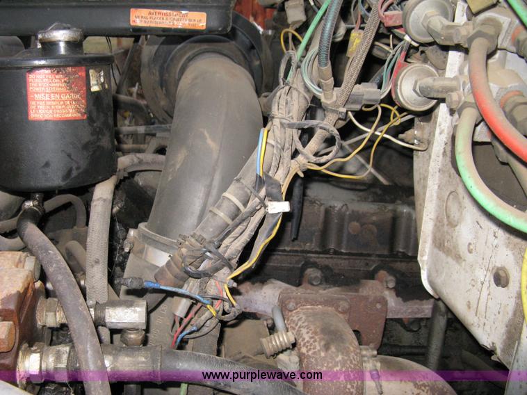 image for item 8060 1990 Ford LN8000 truck with sprayer