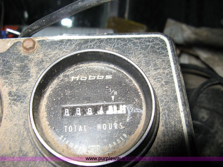 image for item 8060 1990 Ford LN8000 truck with sprayer