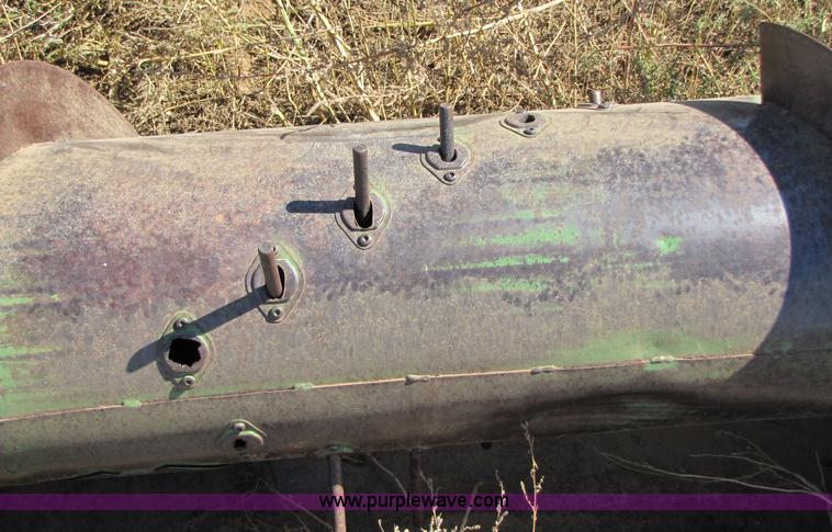 image for item 8243 John Deere 653 row crop head