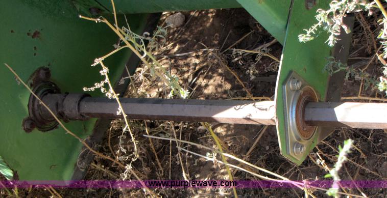 image for item 8243 John Deere 653 row crop head
