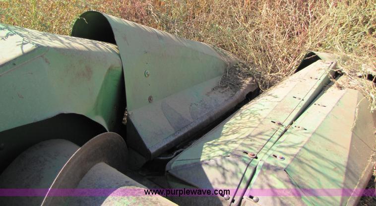 image for item 8243 John Deere 653 row crop head