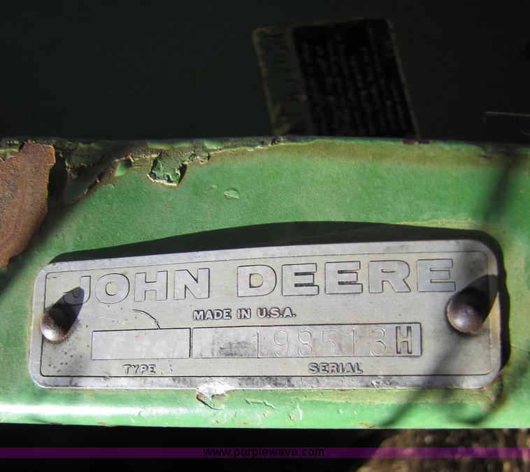 image for item 8243 John Deere 653 row crop head