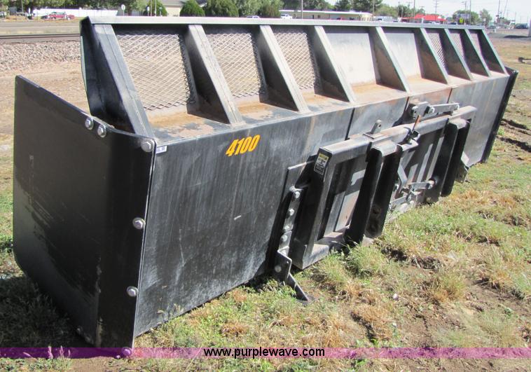 image for item 8244 2005 Grouser 4100 two way blade
