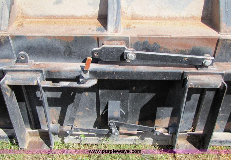 image for item 8244 2005 Grouser 4100 two way blade