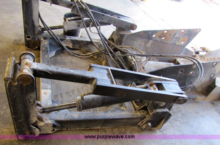 image for item 8244 2005 Grouser 4100 two way blade