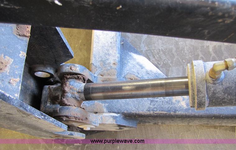 image for item 8244 2005 Grouser 4100 two way blade