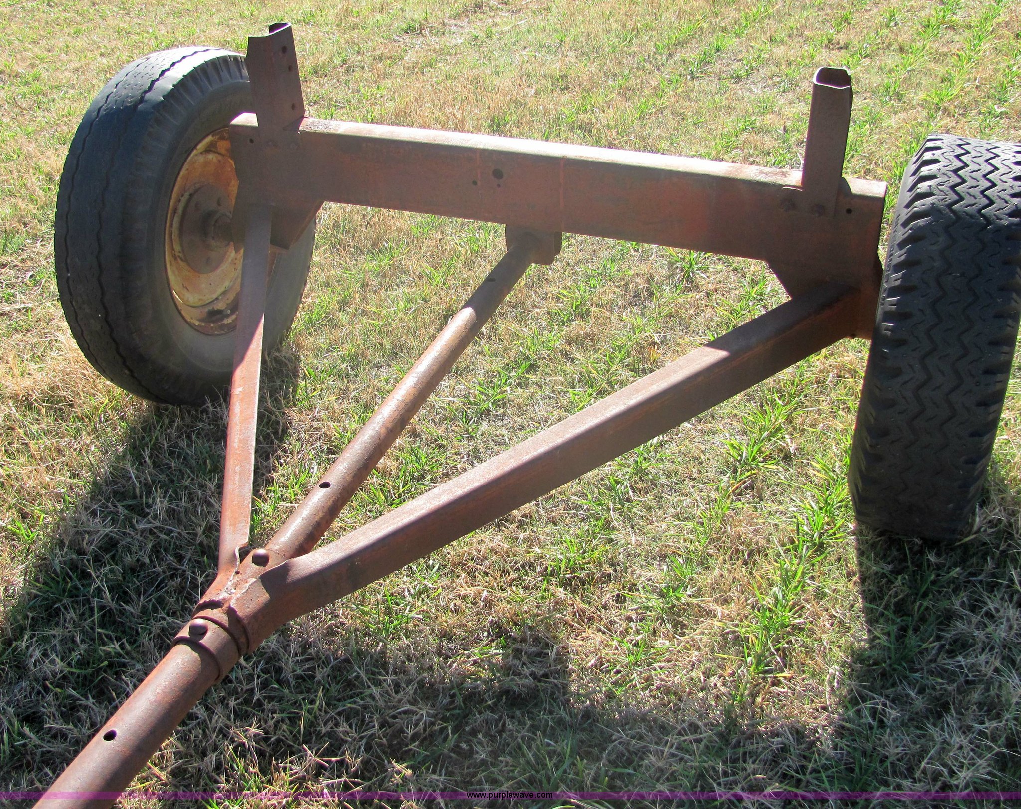 Four wheel running gear in Guthrie, OK Item 6696 sold Purple Wave