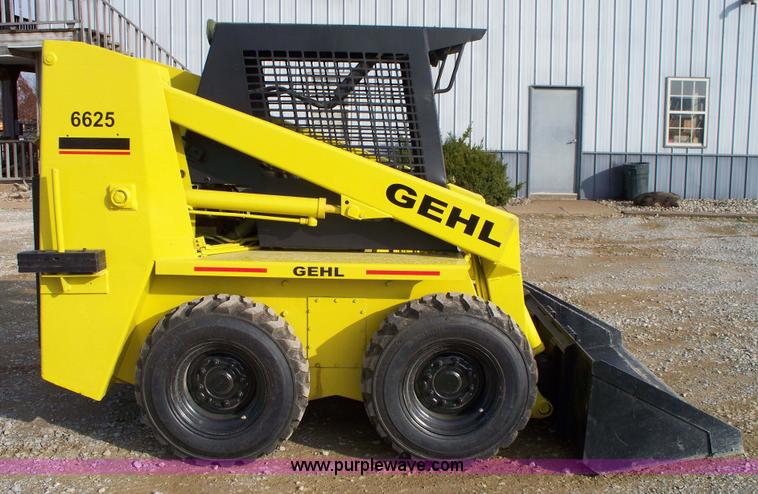 image for item 1200 Gehl 6625 skid steer