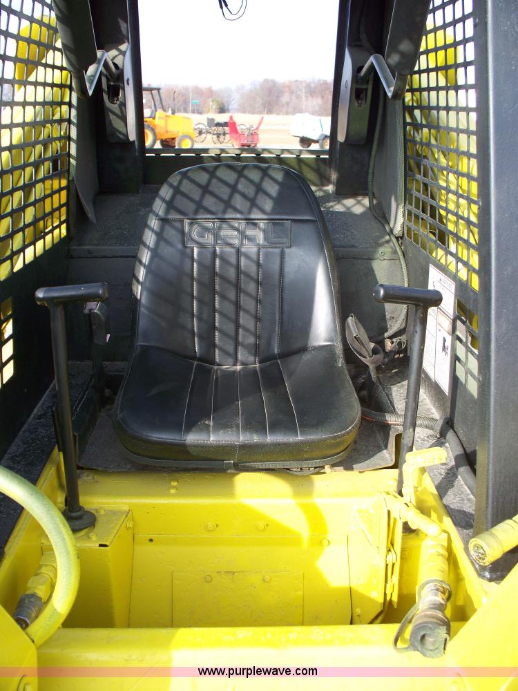 image for item 1200 Gehl 6625 skid steer