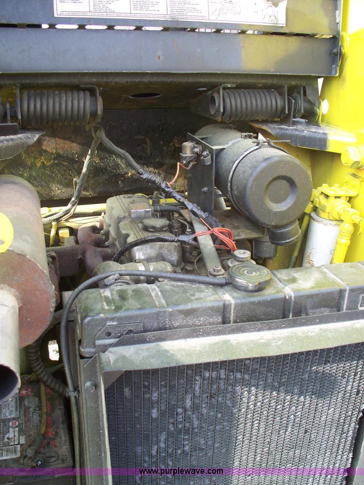 image for item 1200 Gehl 6625 skid steer