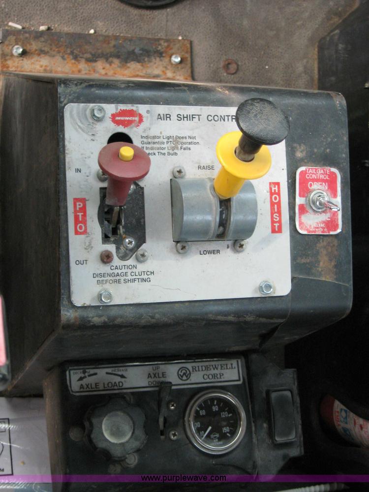 image for item 1703 1991 International Series 9400 dump truck