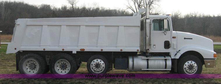 image for item 1703 1991 International Series 9400 dump truck