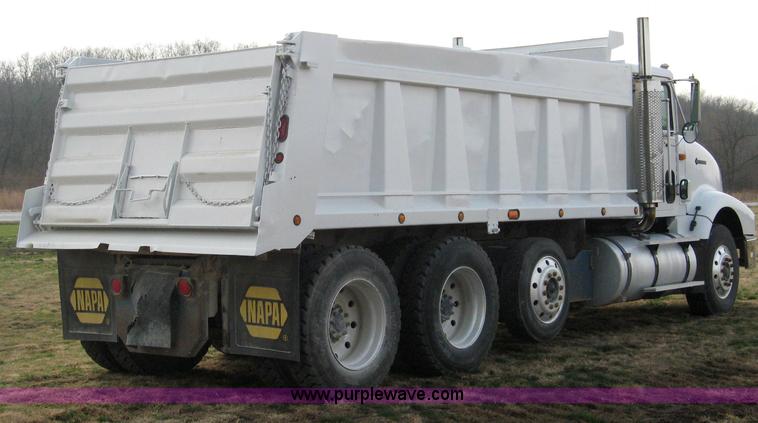 image for item 1703 1991 International Series 9400 dump truck