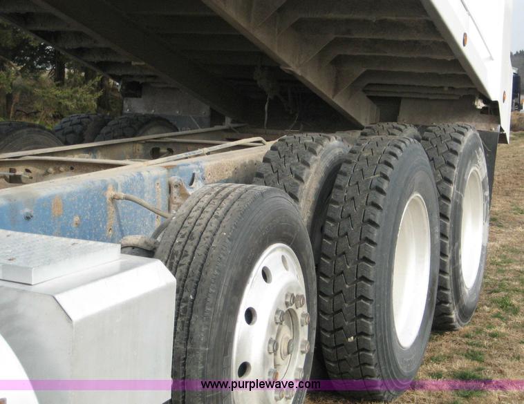 image for item 1703 1991 International Series 9400 dump truck