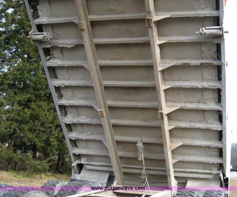 image for item 1703 1991 International Series 9400 dump truck