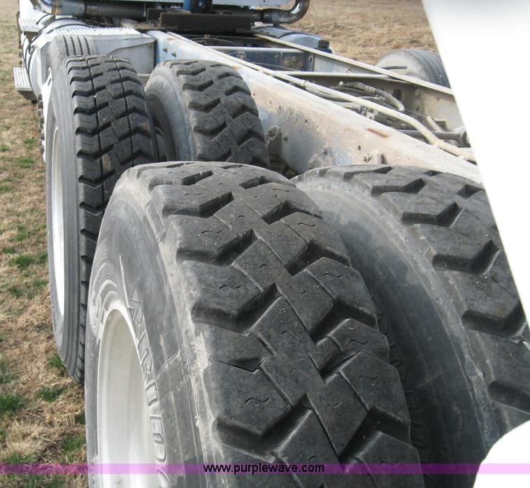 image for item 1703 1991 International Series 9400 dump truck