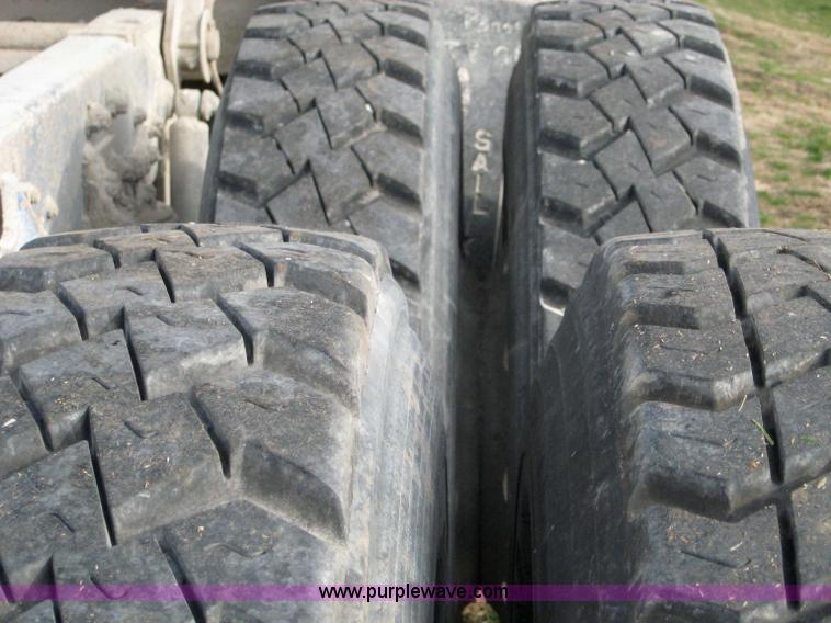 image for item 1703 1991 International Series 9400 dump truck