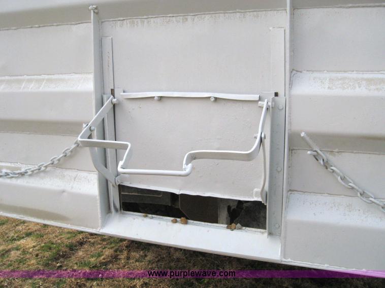 image for item 1703 1991 International Series 9400 dump truck