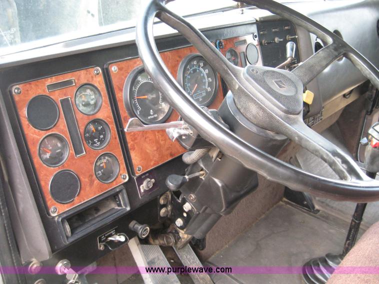 image for item 1703 1991 International Series 9400 dump truck