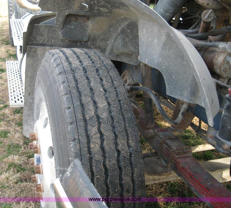 image for item 1703 1991 International Series 9400 dump truck