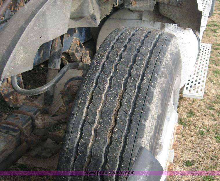 image for item 1703 1991 International Series 9400 dump truck