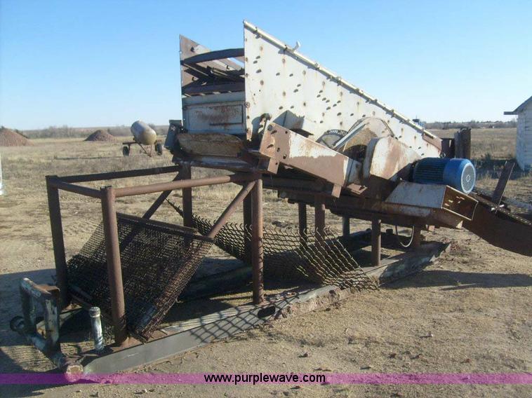 image for item 1713 Universal three deck 3x9 screen