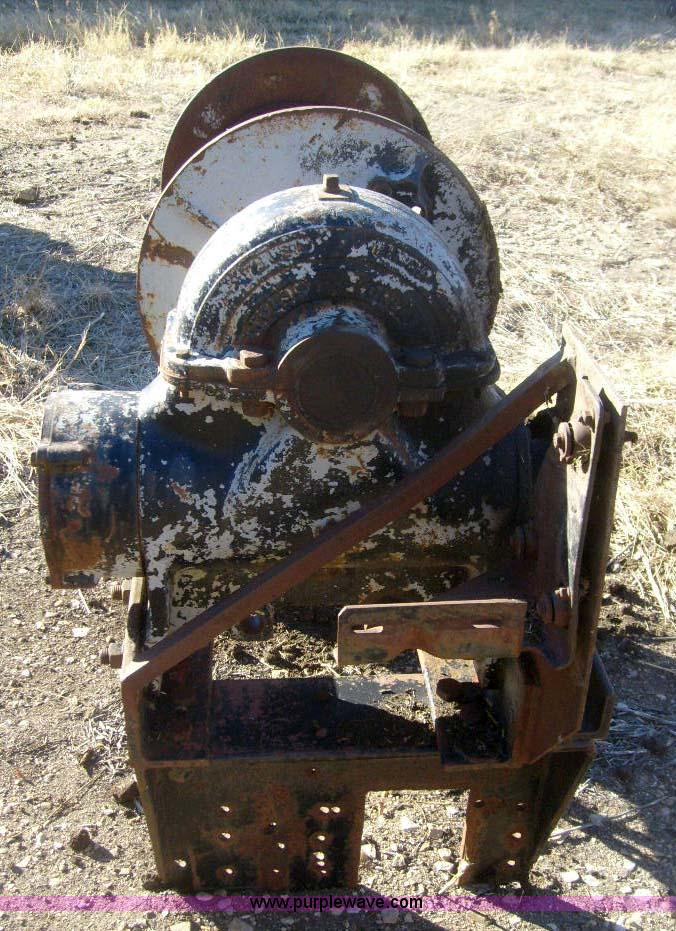 image for item 1715 Tulsa truck mount winch