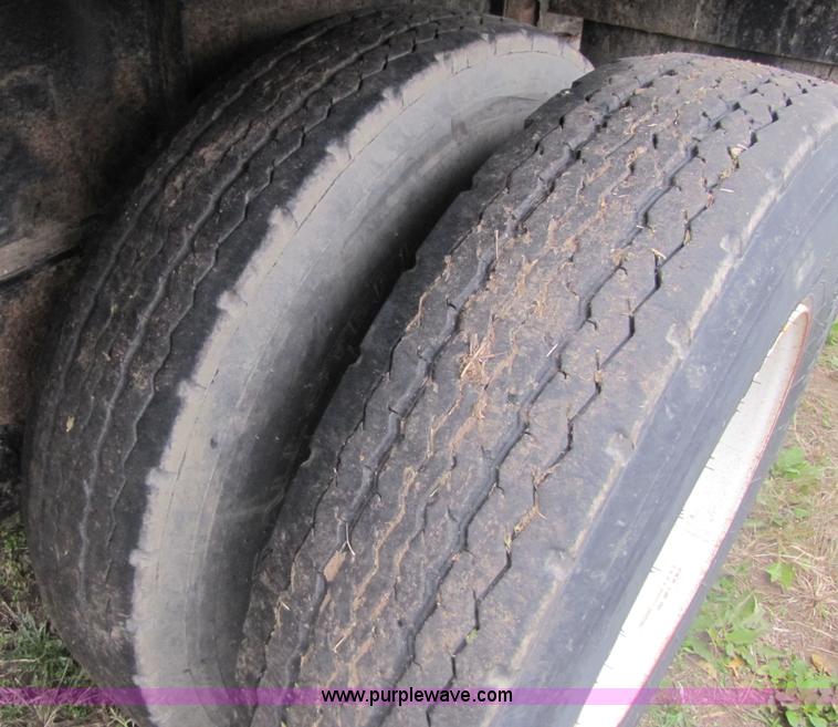 image for item 3601 1992 Transcraft 48' flatbed trailer