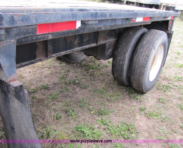 image for item 3601 1992 Transcraft 48' flatbed trailer