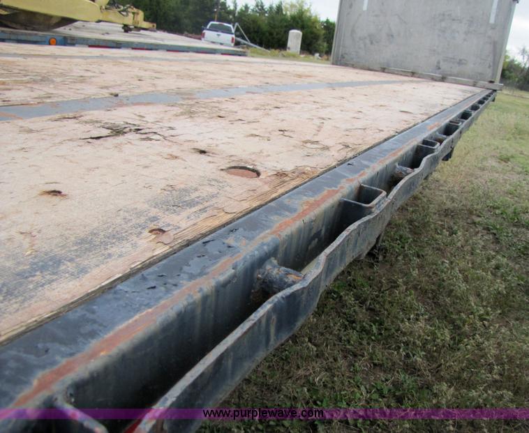 image for item 3601 1992 Transcraft 48' flatbed trailer