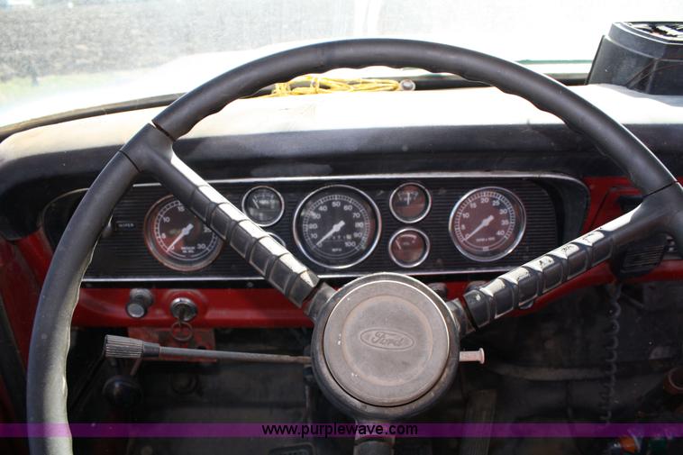 image for item 4696 1974 Ford roll back truck