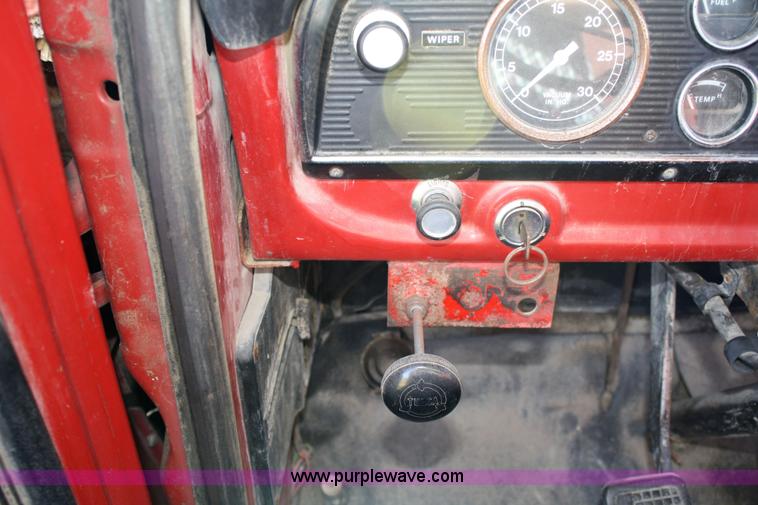 image for item 4696 1974 Ford roll back truck