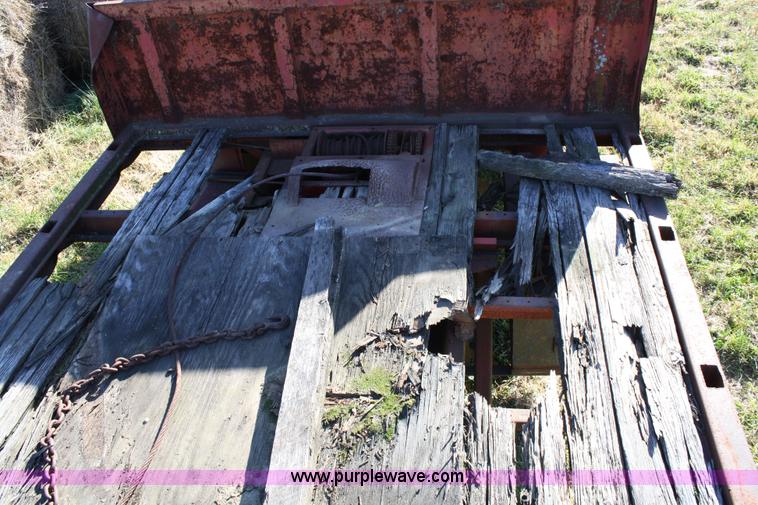 image for item 4696 1974 Ford roll back truck