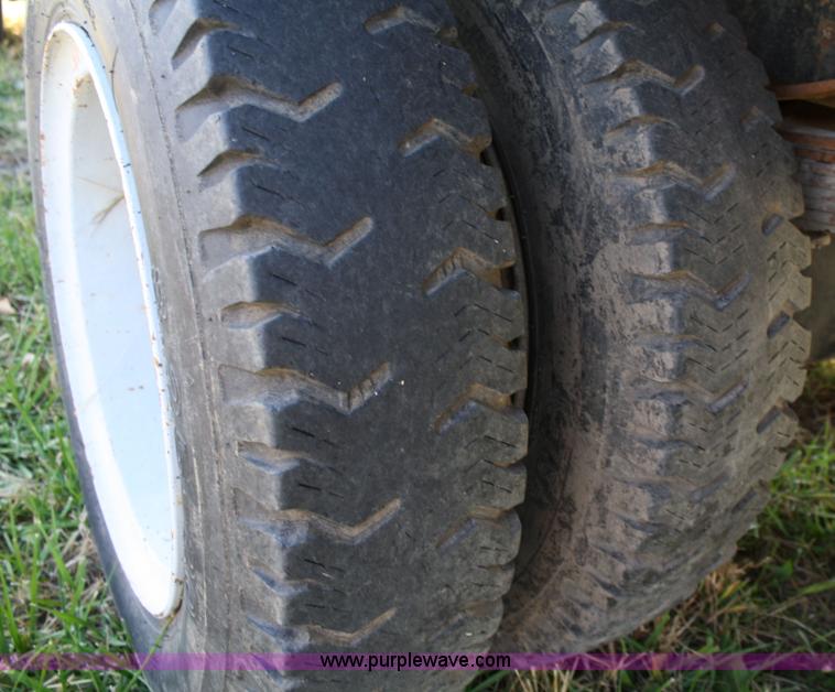 image for item 4696 1974 Ford roll back truck
