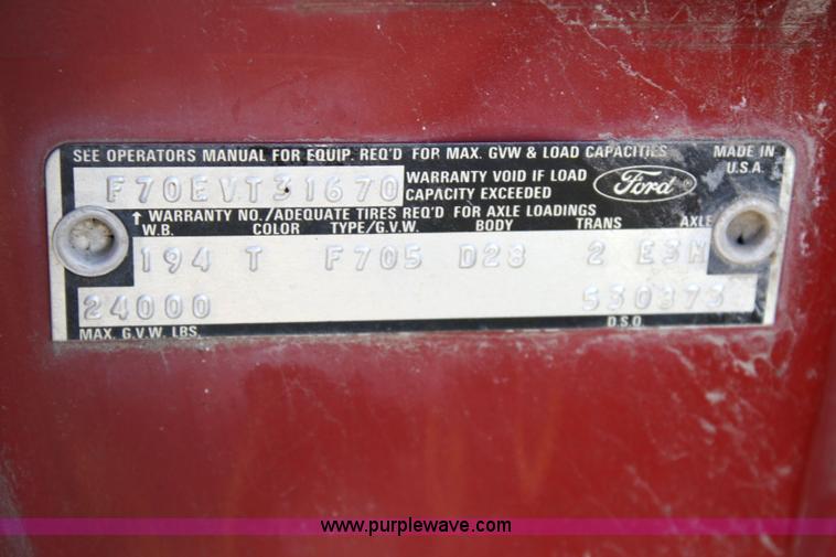 image for item 4696 1974 Ford roll back truck